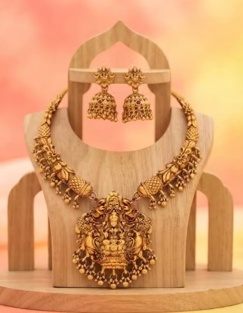 Goddess Lakshmi Temple Necklace Set